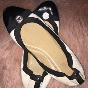 Michael Kors flats🤍